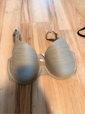 Victoria's Secret Light Beige T-Shirt Bra